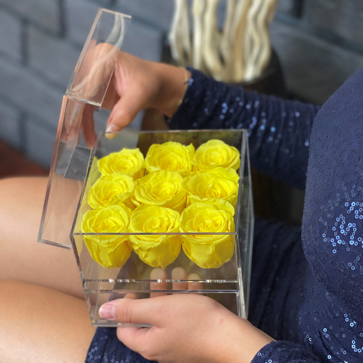 Glamourous Yellow Roses | Small Exquiste Acrylic Box – Studio de la rose